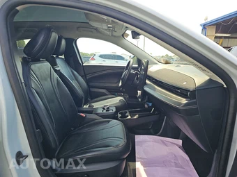 2023 Ford Mustang Mach-E Premium - miniatura 8