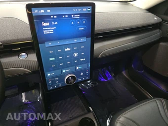 2023 Ford Mustang Mach-E Premium - miniatura 11