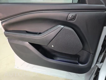 2023 Ford Mustang Mach-E Premium - miniatura 9