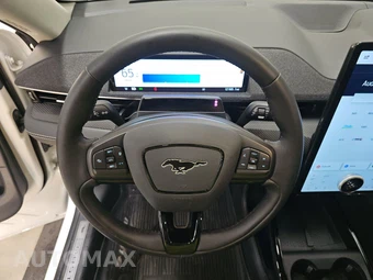 2023 Ford Mustang Mach-E Premium - miniatura 10