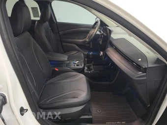 2023 Ford Mustang Mach-E Premium - miniatura 8