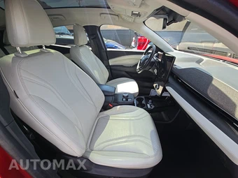 2023 Ford Mustang Mach-E Premium - miniatura 8