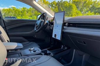 2023 Ford Mustang Mach-E Premium - miniatura 12