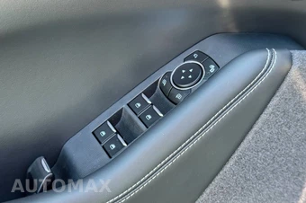 2023 Ford Mustang Mach-E Premium - miniatura 26