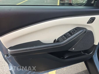 2023 Ford Mustang Mach-E Premium - miniatura 9