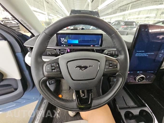 2023 Ford Mustang Mach-E Premium - miniatura 31