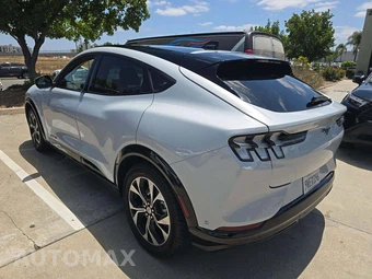 2023 Ford Mustang Mach-E Premium - miniatura 2