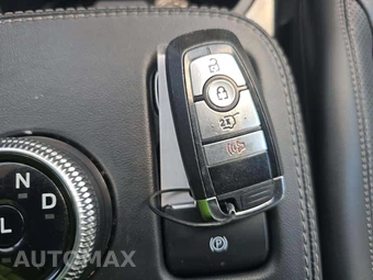 2023 Ford Mustang Mach-E Premium - miniatura 8