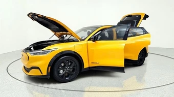 2023 Ford Mustang Mach-E Premium - miniatura 14