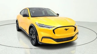 2023 Ford Mustang Mach-E Premium - miniatura 2
