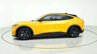 2023 Ford Mustang Mach-E Premium - miniatura 5