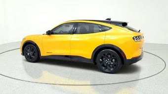 2023 Ford Mustang Mach-E Premium - miniatura 6