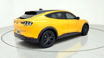 2023 Ford Mustang Mach-E Premium - miniatura 9