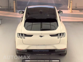 2023 Ford Mustang Mach-E Premium - miniatura 30