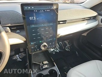 2023 Ford Mustang Mach-E Premium - miniatura 6
