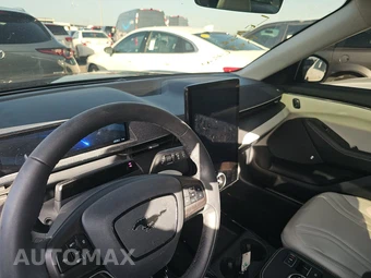 2023 Ford Mustang Mach-E Premium - miniatura 11