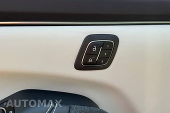 2023 Ford Mustang Mach-E Premium - miniatura 30