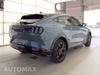 2023 Ford Mustang Mach-E Premium - miniatura 4