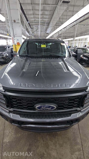 2023 Ford Super Duty F-250 Lariat Crew Cab Long Bed - miniatura 27