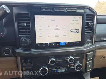 2023 Ford Super Duty F-250 Lariat Crew Cab Medium Bed - miniatura 10