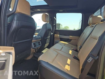 2023 Ford Super Duty F-250 Lariat Crew Cab Medium Bed - miniatura 13
