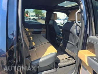 2023 Ford Super Duty F-250 Lariat Crew Cab Medium Bed - miniatura 16