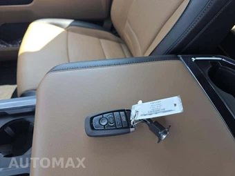 2023 Ford Super Duty F-250 Lariat Crew Cab Medium Bed - miniatura 8