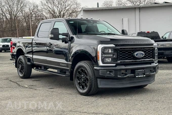 2023 Ford Super Duty F-250 Lariat Crew Cab Medium Bed