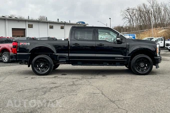 2023 Ford Super Duty F-250 Lariat Crew Cab Medium Bed - miniatura 2