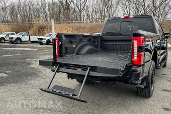 2023 Ford Super Duty F-250 Lariat Crew Cab Medium Bed - miniatura 24