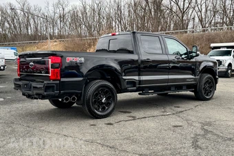 2023 Ford Super Duty F-250 Lariat Crew Cab Medium Bed - miniatura 3
