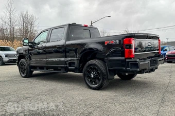 2023 Ford Super Duty F-250 Lariat Crew Cab Medium Bed - miniatura 5