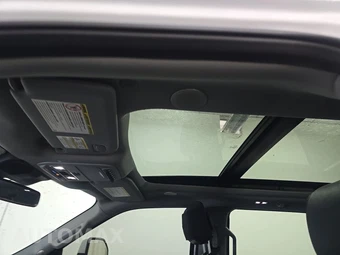 2023 Ford Super Duty F-250 Lariat Crew Cab Medium Bed - miniatura 17
