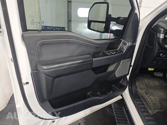 2023 Ford Super Duty F-250 Lariat Crew Cab Medium Bed - miniatura 9