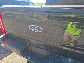 2023 Ford Super Duty F-250 Lariat Crew Cab Medium Bed - miniatura 24