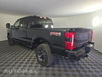 2023 Ford Super Duty F-250 Lariat Crew Cab Medium Bed - miniatura 6