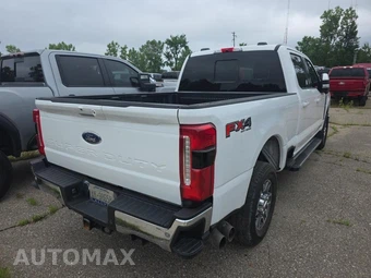 2023 Ford Super Duty F-250 Lariat Crew Cab Medium Bed - miniatura 4