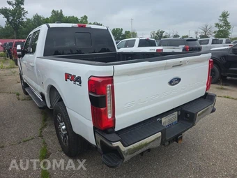 2023 Ford Super Duty F-250 Lariat Crew Cab Medium Bed - miniatura 6