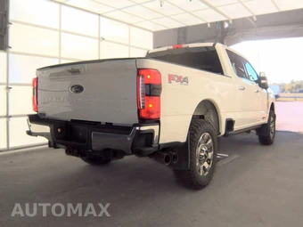 2023 Ford Super Duty F-250 Lariat Crew Cab Medium Bed - miniatura 4