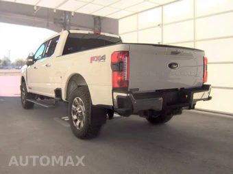 2023 Ford Super Duty F-250 Lariat Crew Cab Medium Bed - miniatura 6