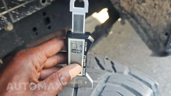 2023 Ford Super Duty F-250 Lariat Crew Cab Medium Bed - miniatura 17