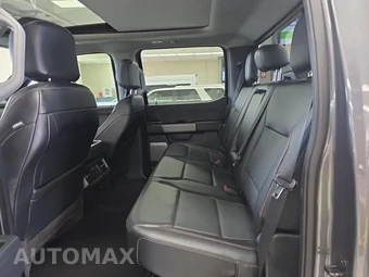 2023 Ford Super Duty F-250 Lariat Crew Cab Medium Bed - miniatura 10