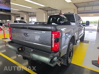 2023 Ford Super Duty F-250 Lariat Crew Cab Medium Bed - miniatura 4