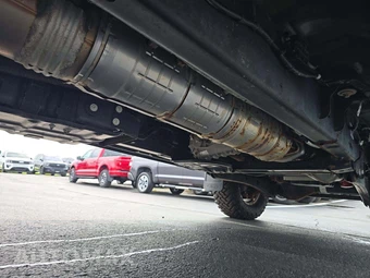 2023 Ford Super Duty F-250 Lariat Crew Cab Medium Bed - miniatura 17