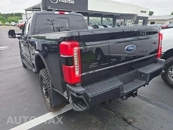 2023 Ford Super Duty F-250 Lariat Crew Cab Medium Bed - miniatura 2