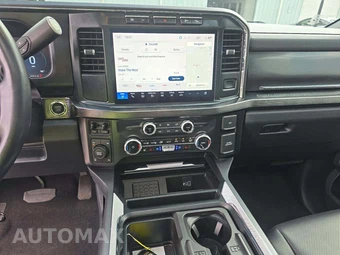 2023 Ford Super Duty F-250 Lariat Crew Cab Medium Bed - miniatura 10