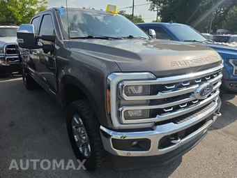2023 Ford Super Duty F-250 Lariat Crew Cab Medium Bed - miniatura 3