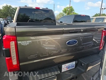 2023 Ford Super Duty F-250 Lariat Crew Cab Medium Bed - miniatura 5
