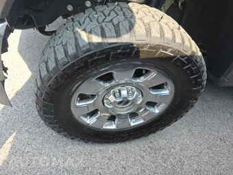2023 Ford Super Duty F-250 Lariat Crew Cab Medium Bed - miniatura 8
