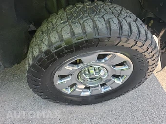 2023 Ford Super Duty F-250 Lariat Crew Cab Medium Bed - miniatura 9